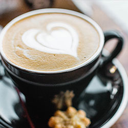 詹姆斯的田径赛事操作太离谱，引发网友热议，开云即时跟进